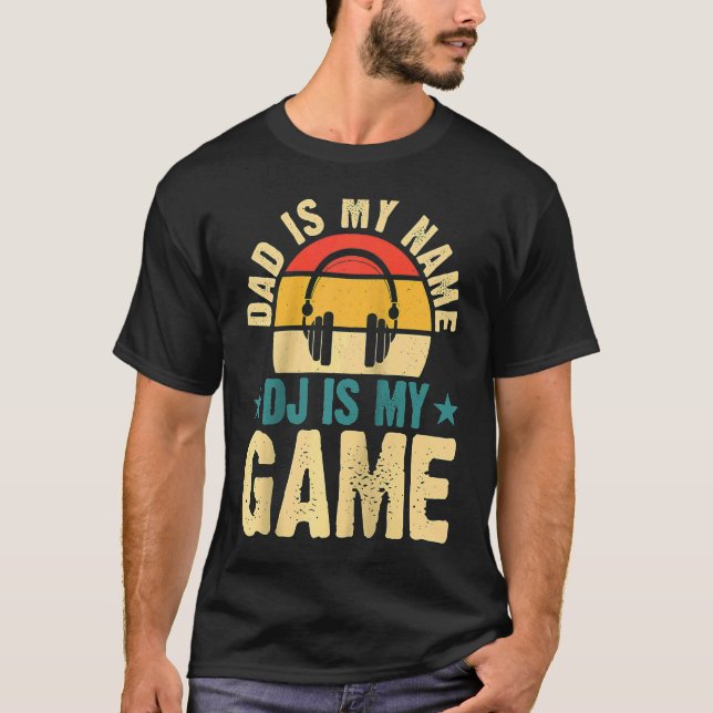 Camiseta Pai É Meu Nome DJ É Meu Jogo Raglan (Frente)