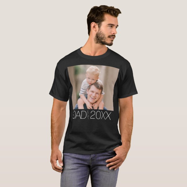 Camiseta Pai Estabeleceu Foto de Script Moderno (Frente Completa)