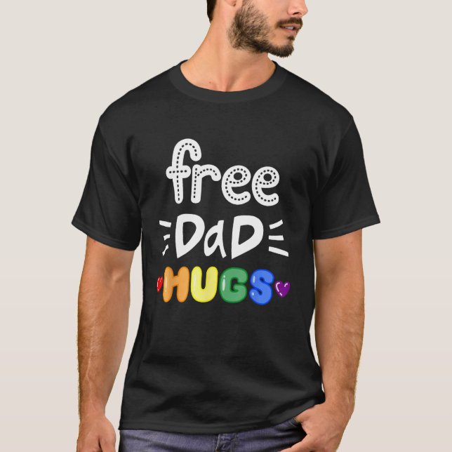 Camiseta Pai Livre Abraços LGBTQ Orgulho Arco-Íris Lésbica  (Frente)