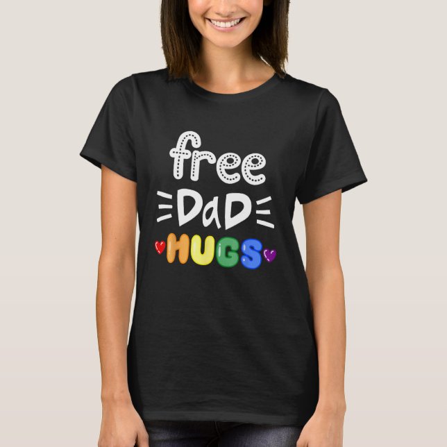 Camiseta Pai Livre Abraços LGBTQ Orgulho Arco-Íris Lésbica  (Frente)