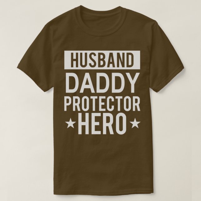 Camiseta Pai Marido Protetor Hero Dia de os pais Engraçado  (Frente do Design)