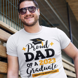 Camiseta Pai orgulhoso de um boné de ouro negro de formando