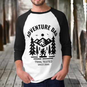 Camiseta Pai personalizável de aventura a preto e branco 3/