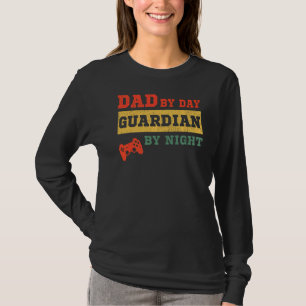 Camiseta Pai Vintage Por Dia Guardian Por Night Gamer Da