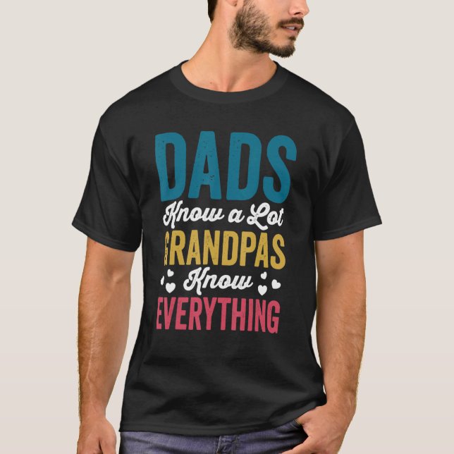 Camiseta Pais Conhecem Muitos Avós Sabem Tudo Que Pais (Frente)
