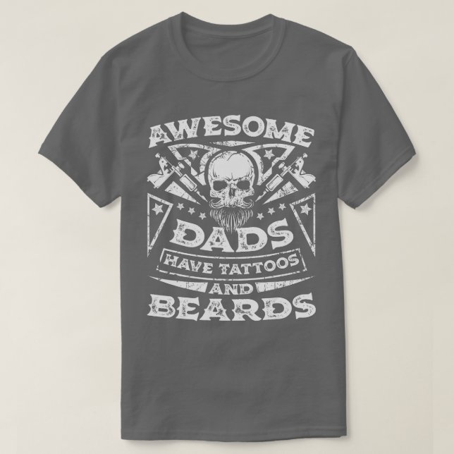 Camiseta Pais Incríveis do Mens têm tatuagens e barbas (Frente do Design)