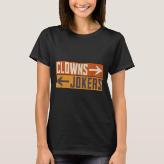 Camiseta Palhaços à direita malucos à esquerda engraçado re