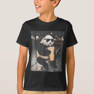 Camiseta Panda bebendo café gelado meme engraçado de animai