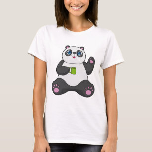 Camiseta Panda com caneca de café