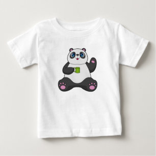 Camiseta Panda com caneca de café