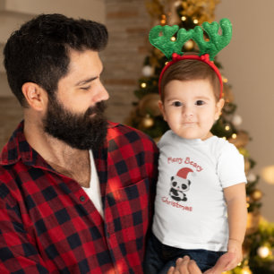 Camiseta Panda com Chapéu de Papai Noel – Feliz Natal Panda
