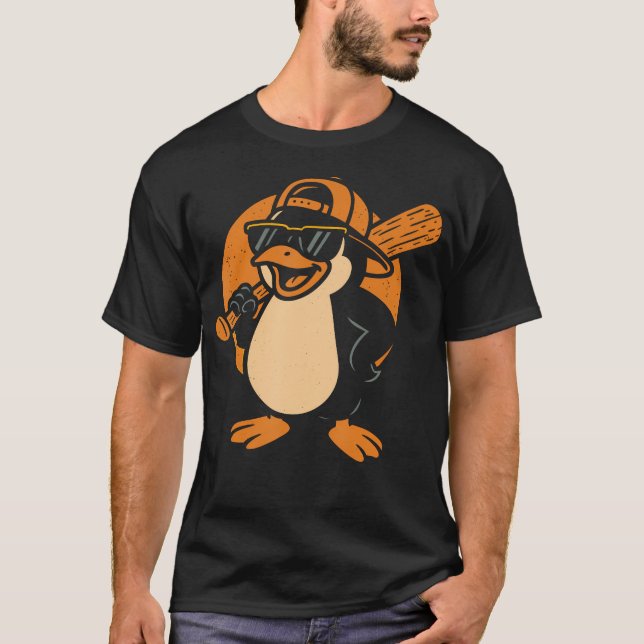 Camiseta Panda de Baseball Pinguim Jogando Baseball (Frente)