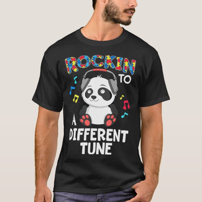 Camiseta Panda de conscientização sobre autismo tocando uma (Frente)