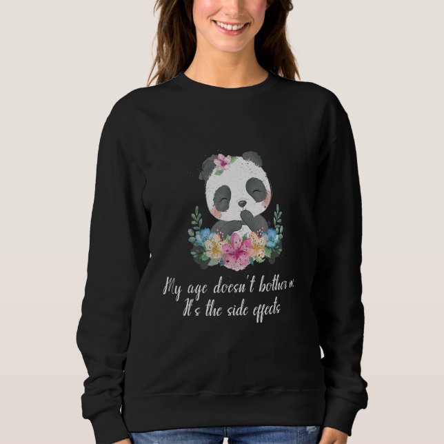 Camiseta Panda Flower My Age Doesn't Bother Me It's The Sid (Frente)