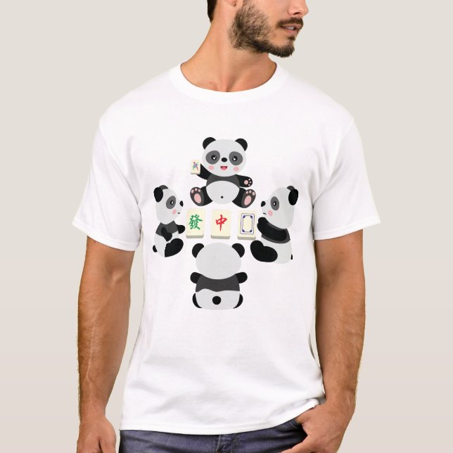 Camiseta Panda Fofo Jogando Mahjong (Frente)