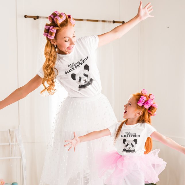 Camiseta Panda Negra E Branca Moderna Engraçada Com Citação (Criador carregado)