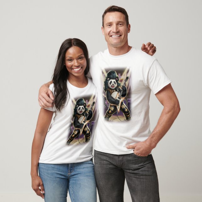 Camiseta Panda Rocker tocando Rock and Roll em um Preto (Unissex)