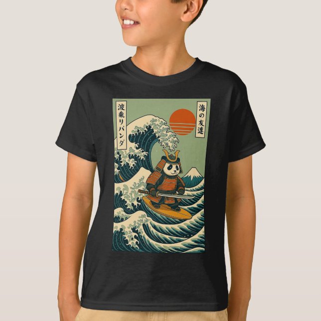 Camiseta Panda Samurai Surfando Onda Japonesa  (Frente)