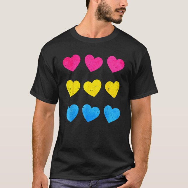 Camiseta Pansexual Pride Pan Flag Hearts Subtle LGBTQ (Frente)