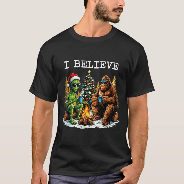 Camiseta Papai Noel Pé Grande E Alien Ufo Paranormal Criptí (Frente)