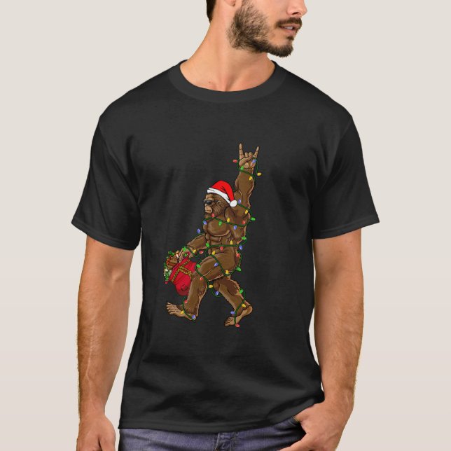 Camiseta Papais noeis Bigfoot Luzes de Natal Rock Sasquatch (Frente)