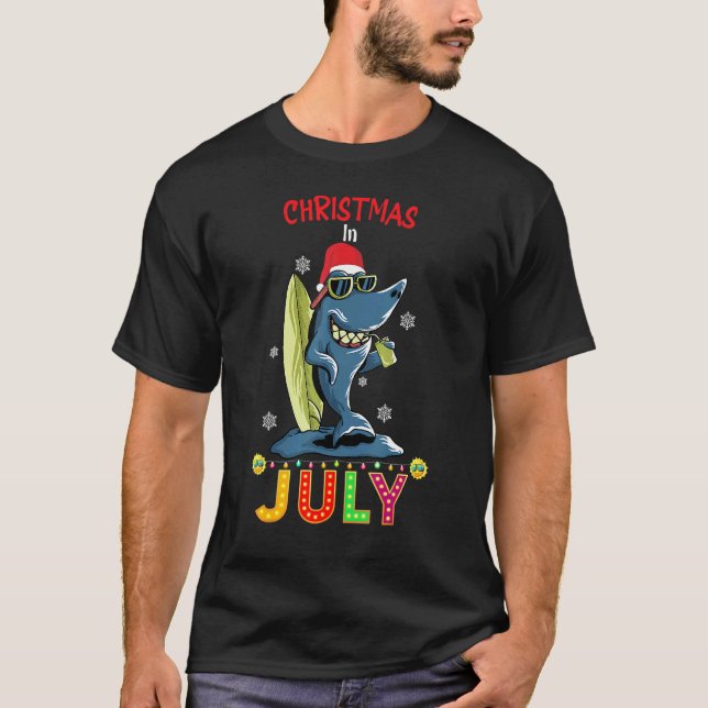 Camiseta Papais noeis Tubarões Natal Em Julho Férias De Ver (Frente)