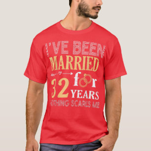 Camiseta Par de Alianças Eu Estou Casado Há 32 Anos Nada