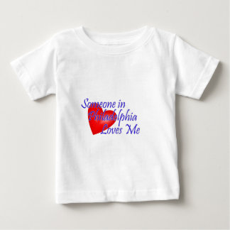 Camiseta Para Bebê Alguém em Philadelphfia ama-me
