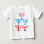 Camiseta Para Bebê Candelabro judaico da faísca de Menorah dos judeus<br><div class="desc">Estilo: A camisola encapuçado básica dos homens Aprecie o conforto deste hoodie morno e quentinho do pulôver. Você está indo amá-lo. Nós fizemo-lo de um 10oz. mistura algodão-poli com uma cara 100% do algodão. Tem grupo-nas capas e em armholes e na banda agulha-costurados dobro da parte inferior para a durabilidade....</div>