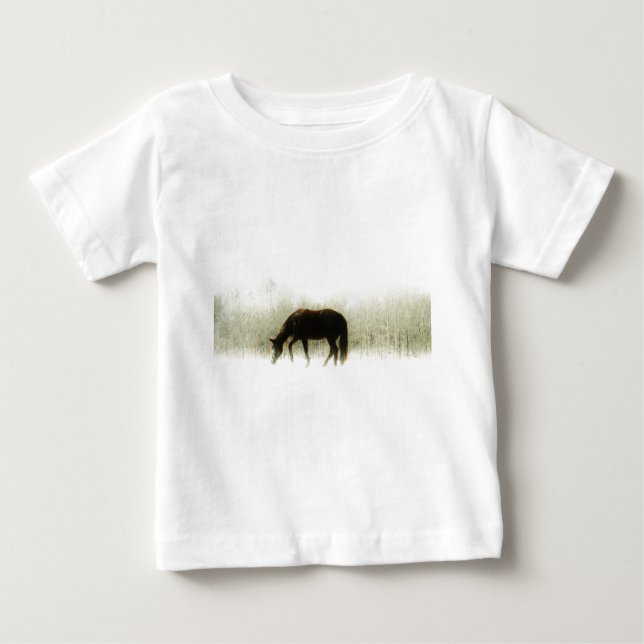 Camiseta Para Bebê Cavalo Castanho Chocolate no nevoeiro (Frente)