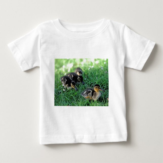 Camiseta Para Bebê Desfile de Duckings (Frente)