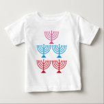 Camiseta Para Bebê Judeus Menorah brilham candelabro<br><div class="desc">Estilo: Suéter Básico De Casca Masculina Aproveita o conforto deste capuz quente e torrado. Você vai amar. Fizemos isso a partir de uma mistura de algodão-poli de 10oz com uma face de algodão de 100%. Mangas e bainha inferior com costura dupla para maior durabilidade. Personalize para torná-lo seu! O modelo...</div>