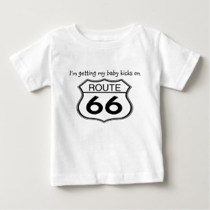 Camiseta Para Bebê Obtendo meus pontapés do bebê na rota 66 - t-shi