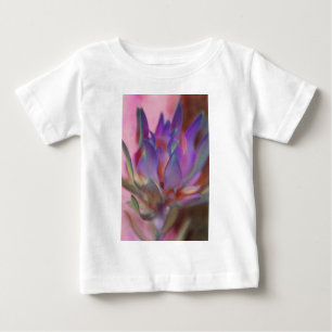 Camiseta Para Bebê Proteína flamejante a rosa e púrpura
