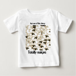 Camiseta Para Bebê rebanho dos carneiros preto e branco
