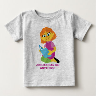 Camiseta Para Bebê Rua Sésamo Julia Lendo um Livro