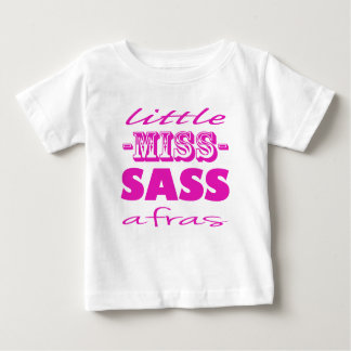 Camiseta Para Bebê Senhorita pequena cor-de-rosa Sassafras