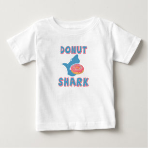 Camiseta Para Bebê Tubarão comendo uma rosquinha
