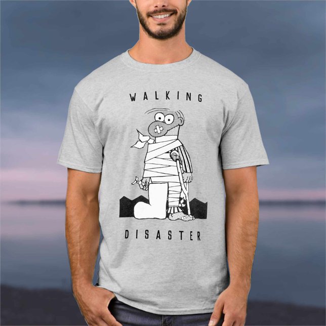 Camiseta Para o homem que é um desastre ambulante (Criador carregado)