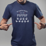 Camiseta Para pop-pop com nomes de Netos personalizados<br><div class="desc">Mostre o seu amor pelas suas pessoas/netos favoritas com esta camiseta! Altere o nome de PopPop para Avô, Vovô, Pop ou o que os seus netos lhe chamarem - e depois adicione os seus nomes às pegadas abaixo. Existem atualmente 9 impressões digitais e nomes, mas se você tiver menos netos,...</div>
