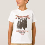 Camiseta Parque Nacional do Yosemite Grizzly Bear Californi<br><div class="desc">Pronto para embarcar na sua aventura ao ar livre? Esta camiseta do Parque Nacional Yosemite é uma escolha perfeita. Com um urso negro ousado e paisagem florestal cênica, esta camisa vai inspirá-lo a explorar e abraçar a natureza. Solte seu explorador interno e não perca essa chance de trazer a natureza...</div>