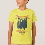 Camiseta Parque Nacional do Yosemite Grizzly Bear Californi<br><div class="desc">Pronto para embarcar na sua aventura ao ar livre? Esta camiseta do Parque Nacional Yosemite é uma escolha perfeita. Com um urso negro ousado e paisagem florestal cênica, esta camisa vai inspirá-lo a explorar e abraçar a natureza. Solte seu explorador interno e não perca essa chance de trazer a natureza...</div>
