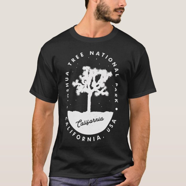 Camiseta Parque Nacional Joshua Tree Noite Retro (Frente)