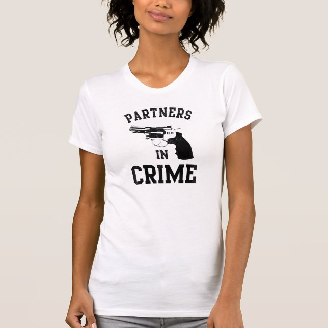 Camiseta Partners - dentro - o crime (Frente)