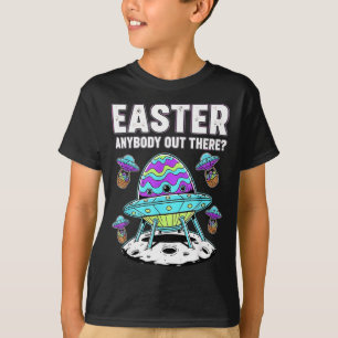 Camiseta Páscoa Alguém Por aí Piada Punho Alien OVNI Ovo M