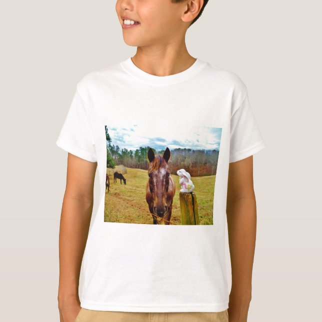 Camiseta Páscoa Bunny e Cavalo Marrom (Frente)