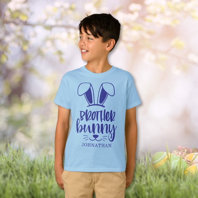 Camiseta Páscoa Coelhinha Bestial Personalizada (Personalized Cute Boy Brother Bunny Easter T-Shirt)