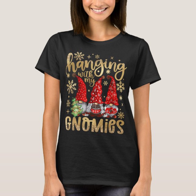 Camiseta Passando Com Meus Papais noeis Gnomias Feliz Natal (Frente)