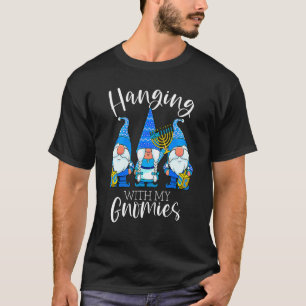 Camiseta Passando o tempo com meus Gnomos de Hanukkah Gnomo