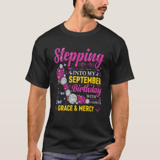 Camiseta Passando Para O Aniversário De Setembro Com A Graç